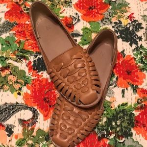 Nisolo Ecuador Huarache Sandals; color Almond.